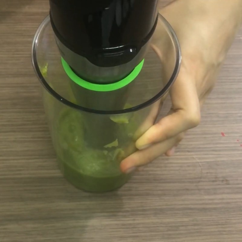 Bước 3 Pha và đổ khuôn hỗn hợp bơ Pudding bơ sữa cho bé ăn dặm