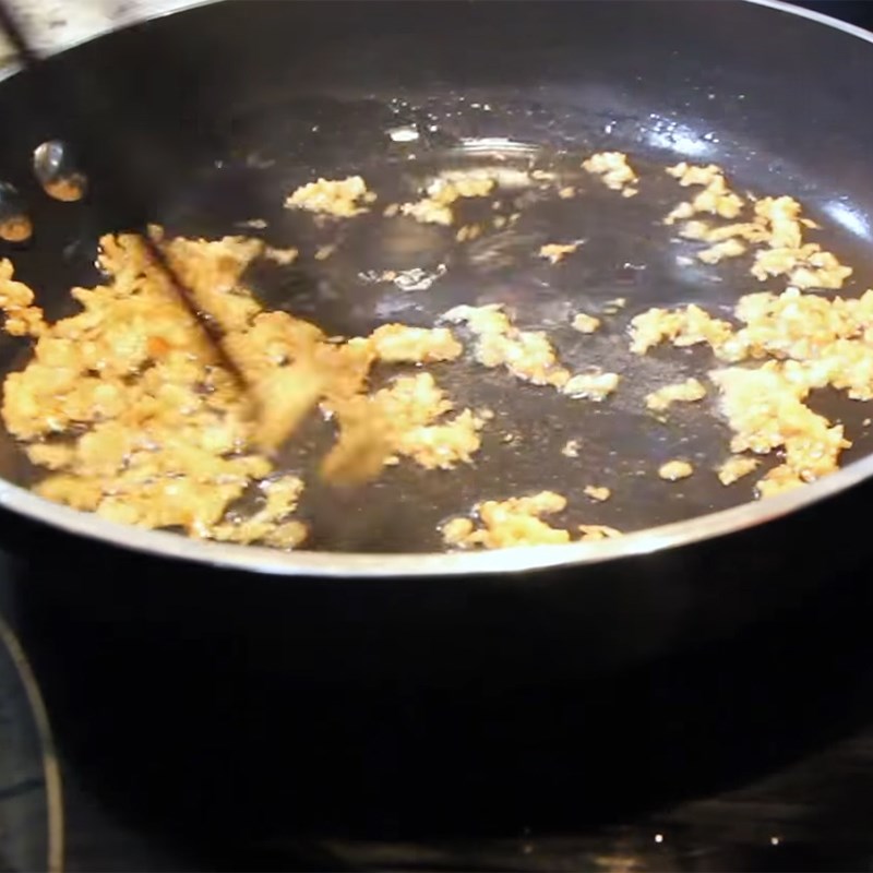 Bước 3 Phi tỏi Canh chua cá bông lau