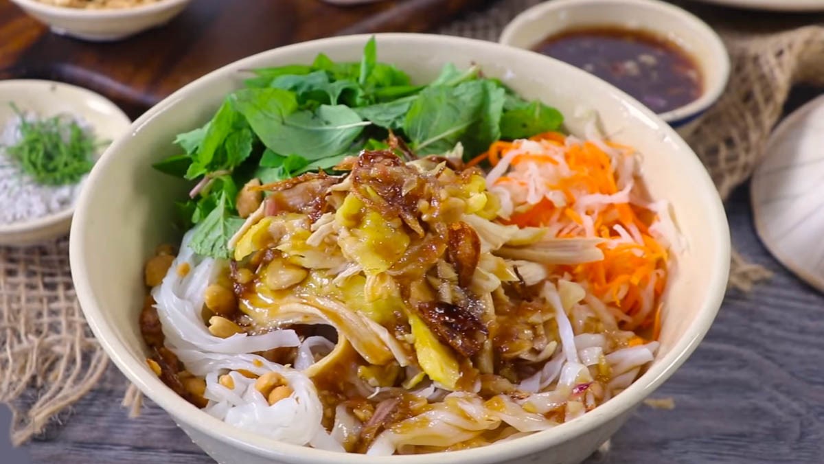 Phở gà trộn chua ngọt