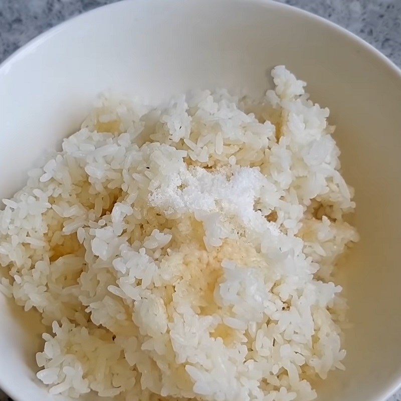 Bước 1 Phơi cơm Cơm chiên nước mắm
