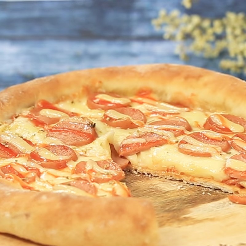 Bước 6 Thành phẩm Pizza xúc xích viền phô mai