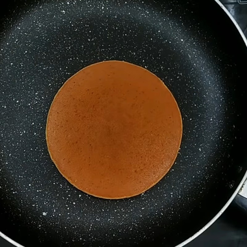 Bước 3 Rán bánh Bánh rán doremon - bánh rán dorayaki không cần bột nở và trứng