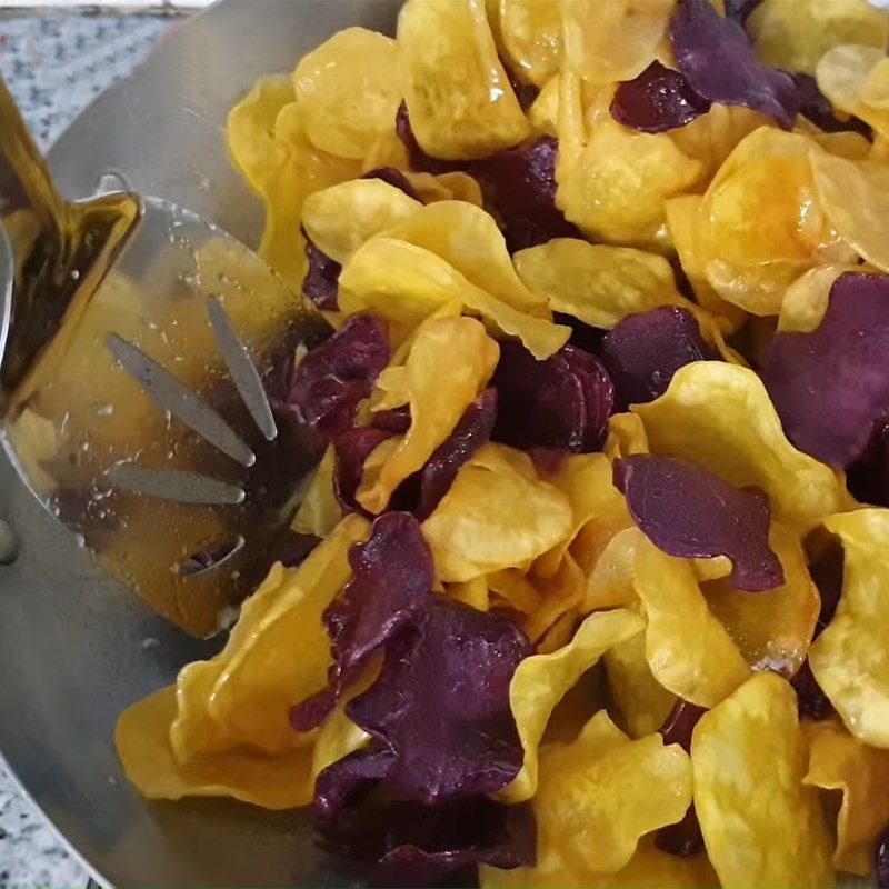Bước 3 Rang bơ đường Khoai lang chiên bơ