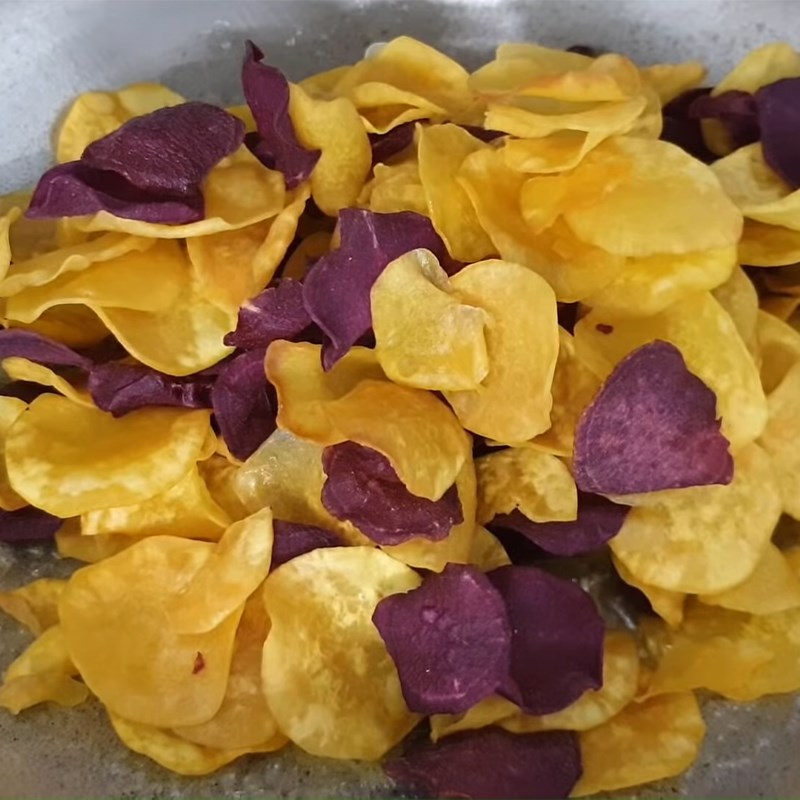 Bước 3 Rang bơ đường Khoai lang chiên bơ