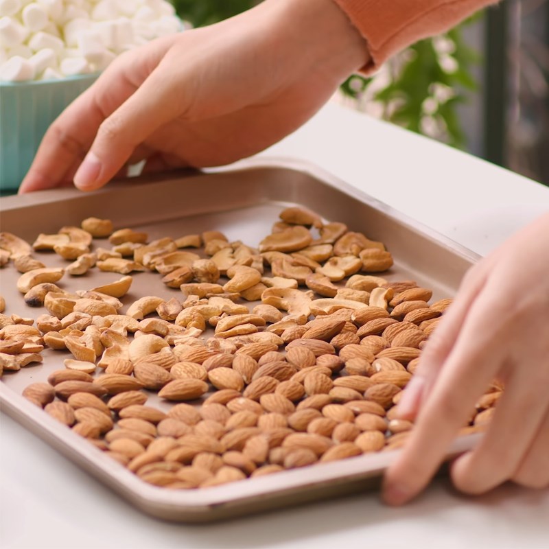 Bước 1 Rang chín hạt Kẹo Nougat chanh sữa dừa