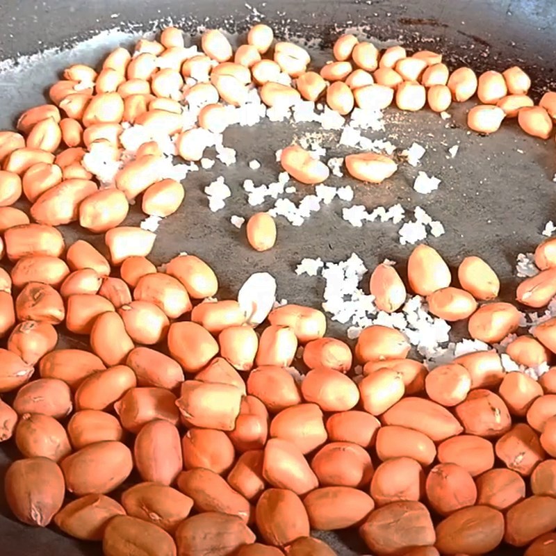 Bước 1 Rang mè đen, rang đậu phộng Chè mè đen đậu phộng