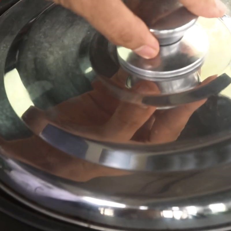 Bước 3 Rim bắp bò với xì dầu Bắp bò rim xì dầu