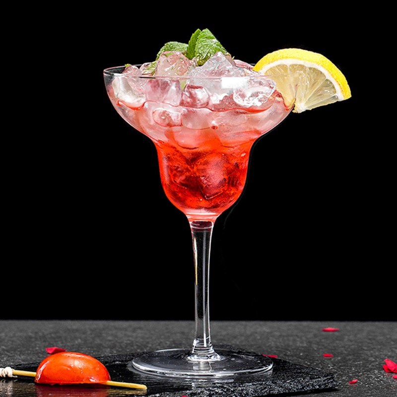 Bước 3 Rót ra ly Cocktail dưa hấu