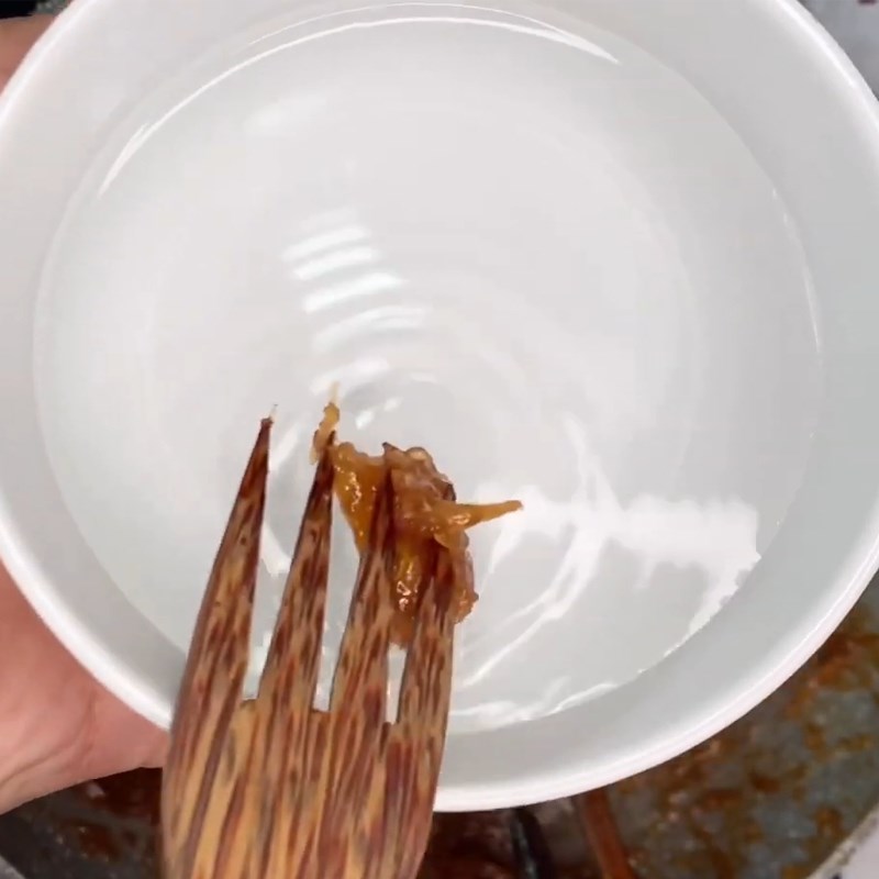 Bước 5 Sên chuối Kẹo chuối cuộn thơm