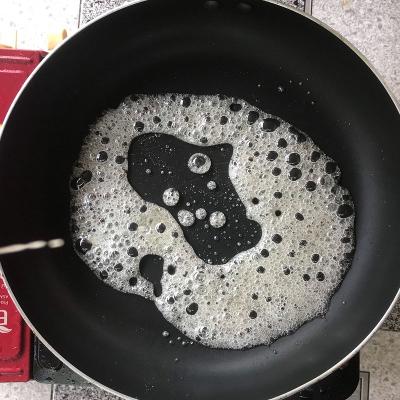 Bước 3 Sên chuối với đường Chuối xanh ngào đường