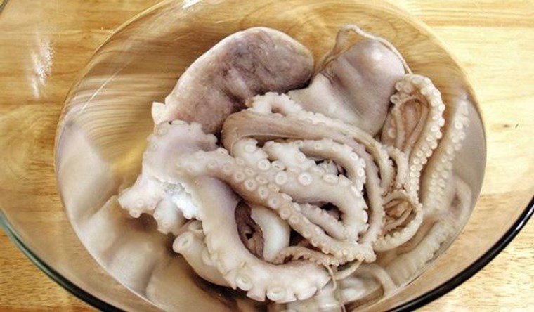 Bước 1 Sơ chế bạch tuộc Bạch tuộc phô mai