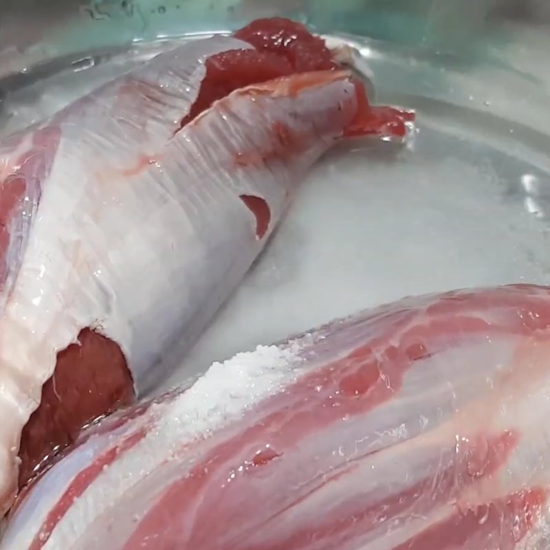 Bước 1 Sơ chế bắp bò Bắp bò hầm xì dầu