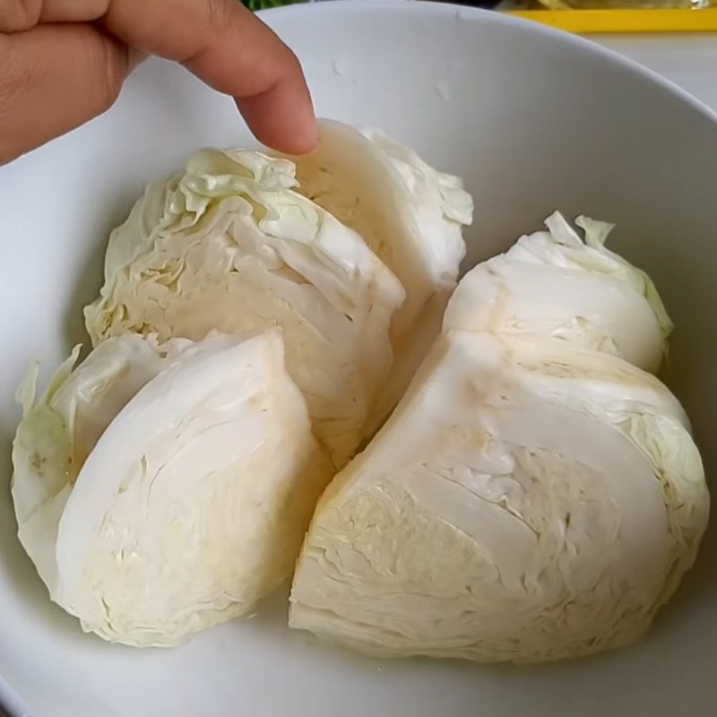 Bước 1 Sơ chế bắp cải Bắp cải kho tiêu