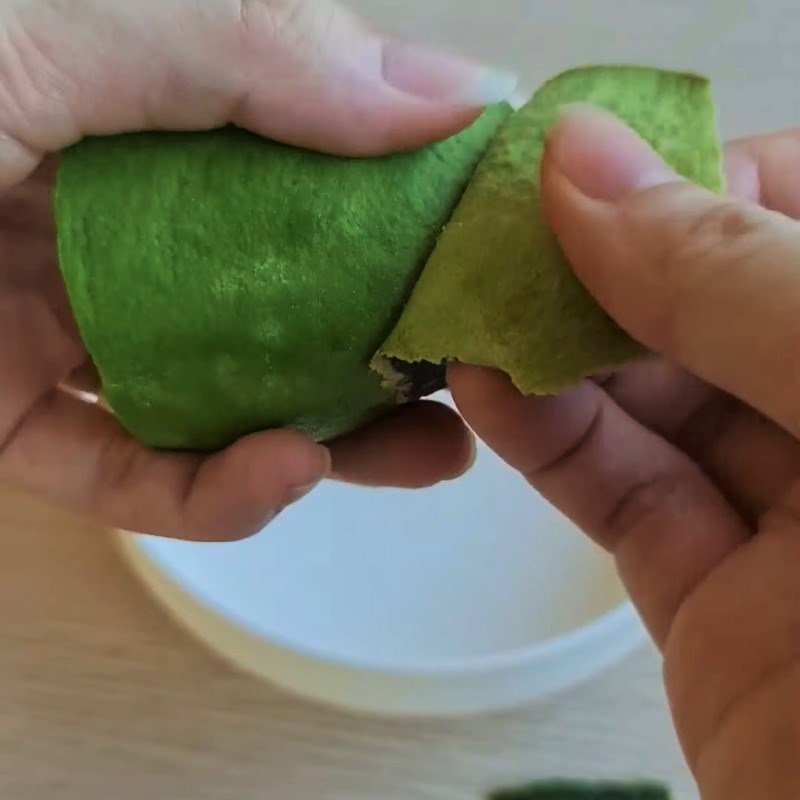 Bước 1 Sơ chế bơ Pudding bơ cho bé ăn dặm