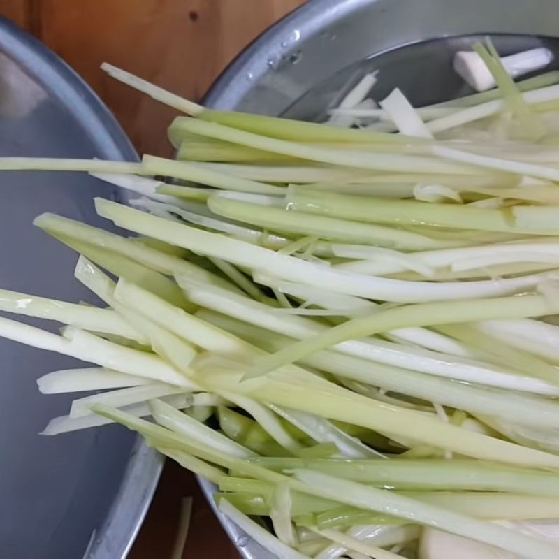 Bước 2 Sơ chế bồn bồn Dưa bồn bồn