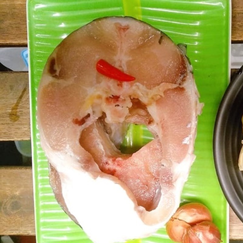 Bước 1 Sơ chế cá Cá trắm kho dưa
