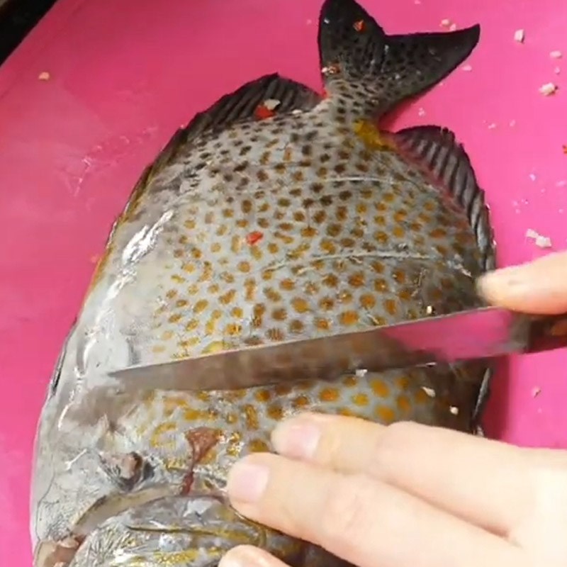Bước 1 Sơ chế cá dìa Cá dìa nướng muối ớt