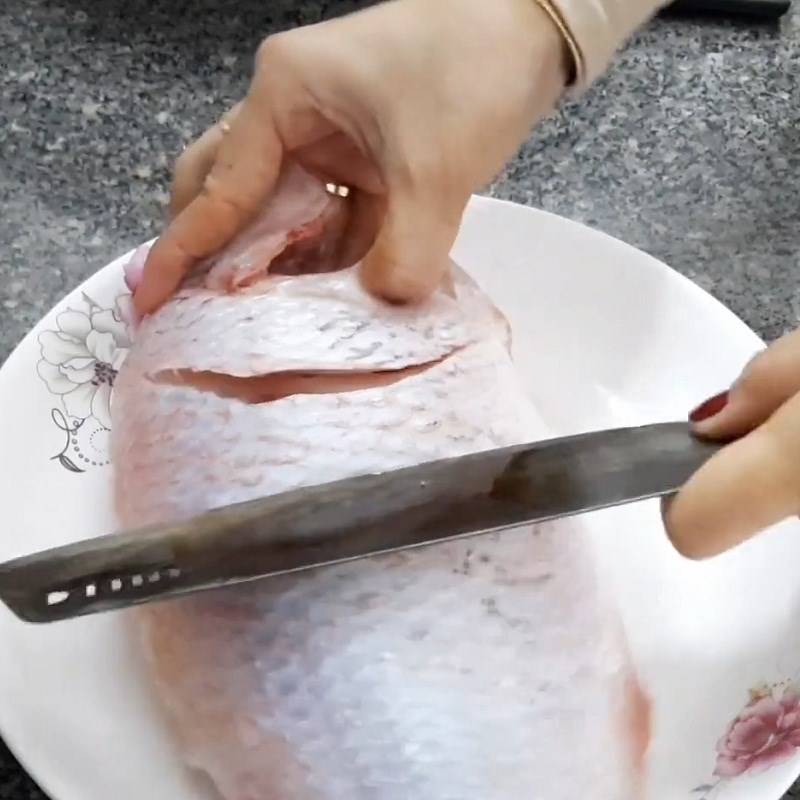 Bước 1 Sơ chế cá diêu hồng Cá diêu hồng sốt me