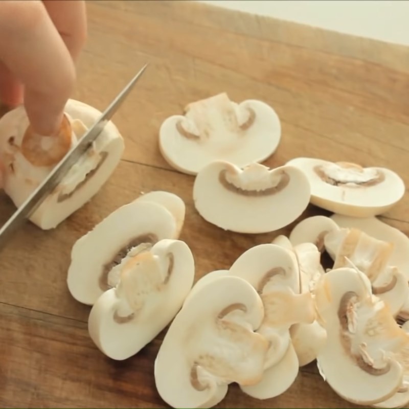 Bước 1 Sơ chế các loại nguyên liệu Tokbokki sốt kem