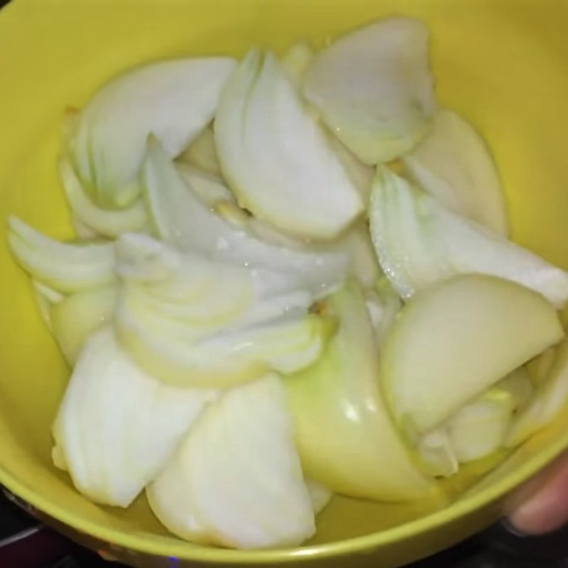 Bước 2 Sơ chế các loại rau củ Lòng gà xào thập cẩm