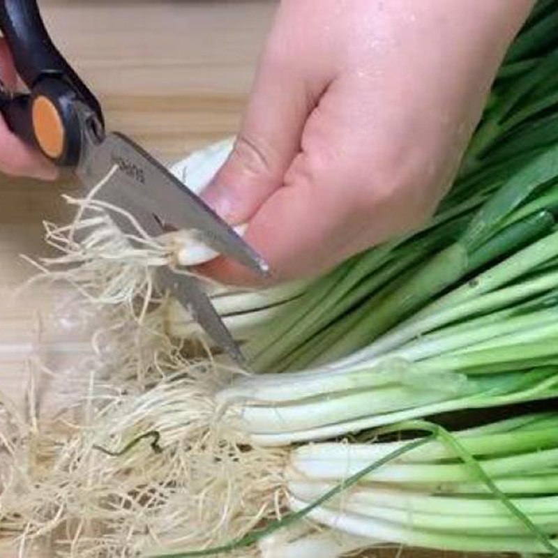 Bước 1 Sơ chế các nguyên liệu Tàu hũ ky xào dứa