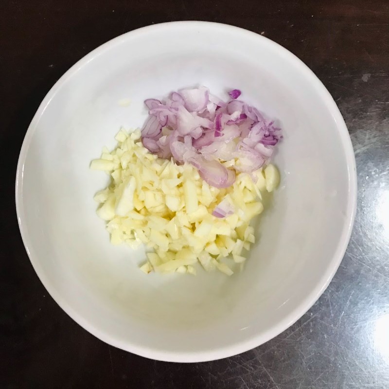 Bước 1 Sơ chế các nguyên liệu Cà tím xào thịt đậu hũ