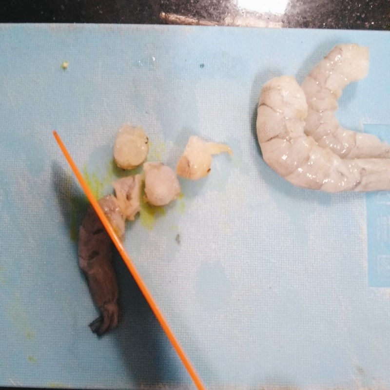 Bước 1 Sơ chế các nguyên liệu Canh rau đắng nấu tôm