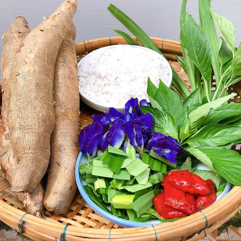 Bước 1 Sơ chế các nguyên liệu Bánh tằm khoai mì (Công thức được chia sẻ từ người dùng)