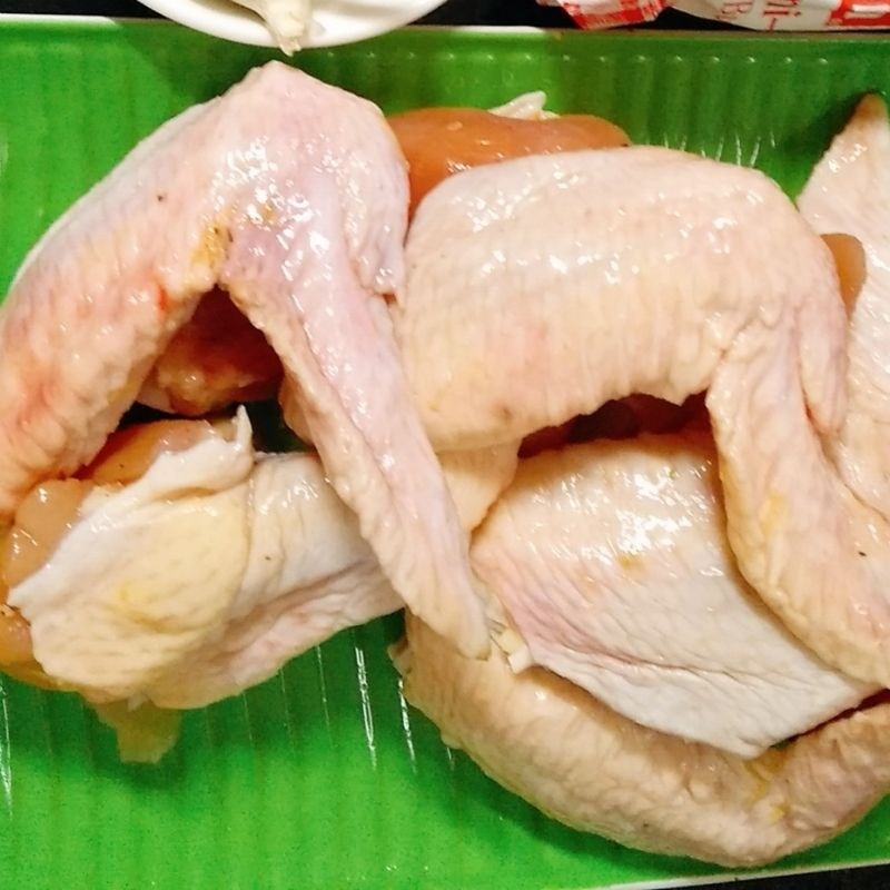 Bước 1 Sơ chế các nguyên liệu Cánh gà chiên nước mắm bơ tỏi