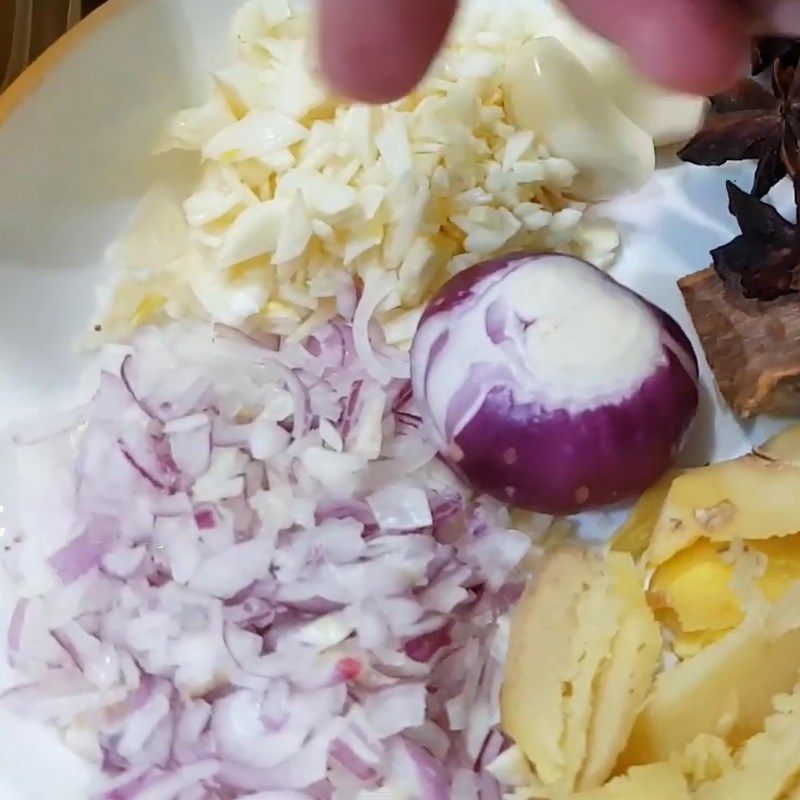Bước 1 Sơ chế các nguyên liệu Đuôi bò hầm sả