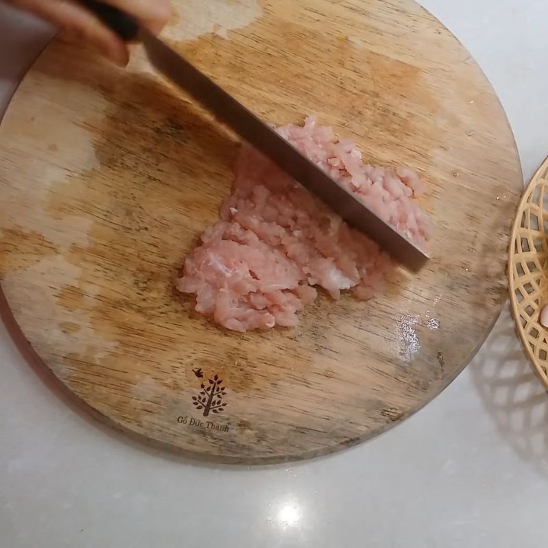 Bước 2 Sơ chế các nguyên liệu Cháo thịt băm trứng gà