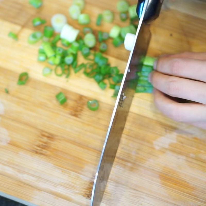 Bước 2 Sơ chế các nguyên liệu Canh kim chi hải sản