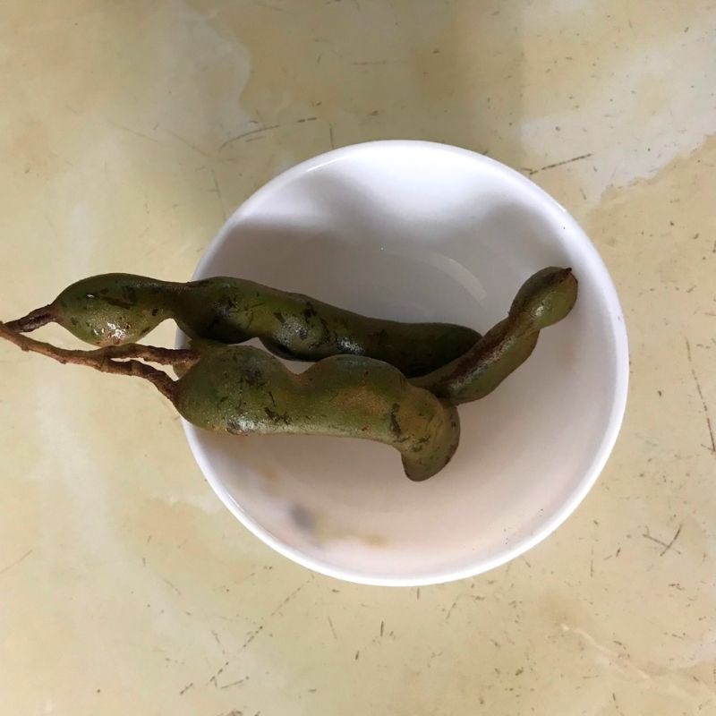 Bước 1 Sơ chế các nguyên liệu Cá linh kho me