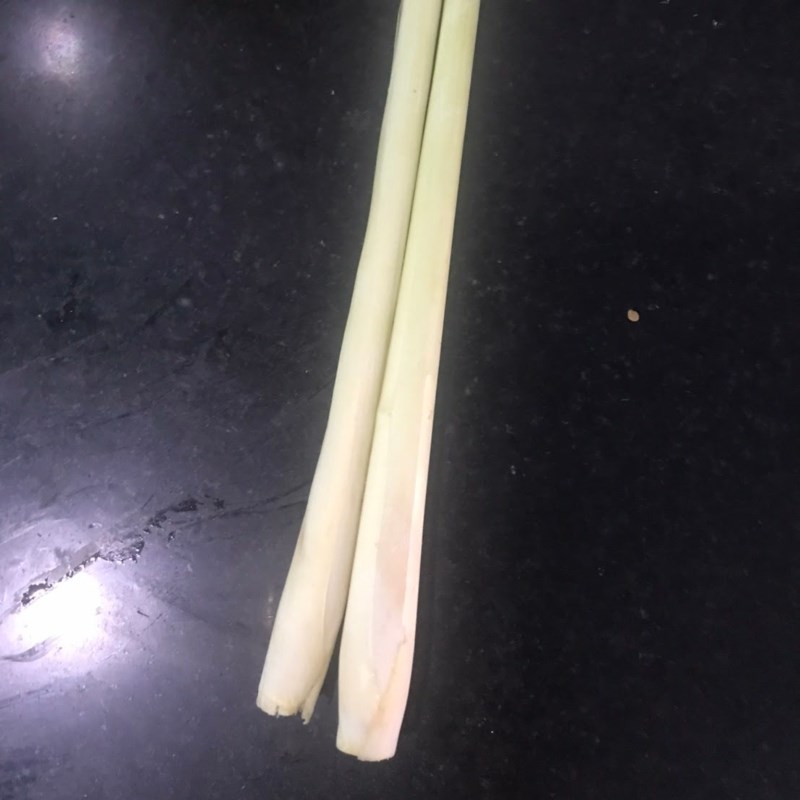 Bước 1 Sơ chế các nguyên liệu Khô cá hố chiên sả ớt