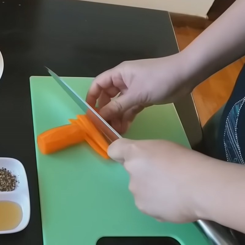 Bước 1 Sơ chế các nguyên liệu Trứng chiên bắp (ngô)