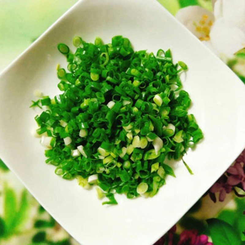 Bước 2 Sơ chế các nguyên liệu Gà băm chiên vừng