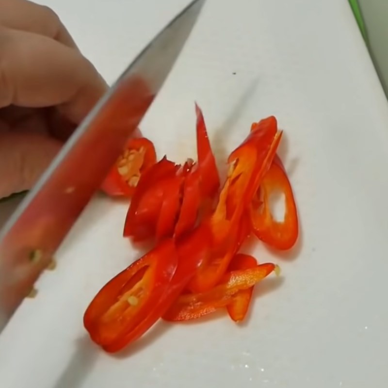 Bước 1 Sơ chế các nguyên liệu Cà tím kho tộ chay