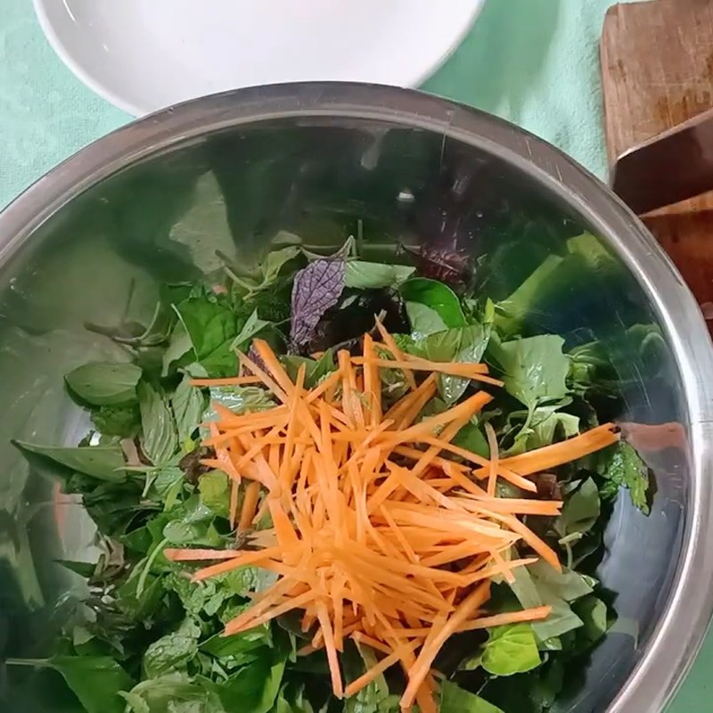 Bước 3 Sơ chế các nguyên liệu còn lại Gỏi bò rau thơm