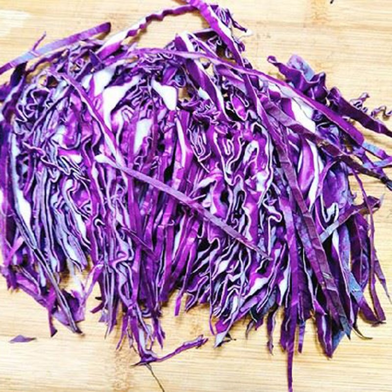 Bước 2 Sơ chế các nguyên liệu còn lại Tàu hũ ky xào ớt chuông