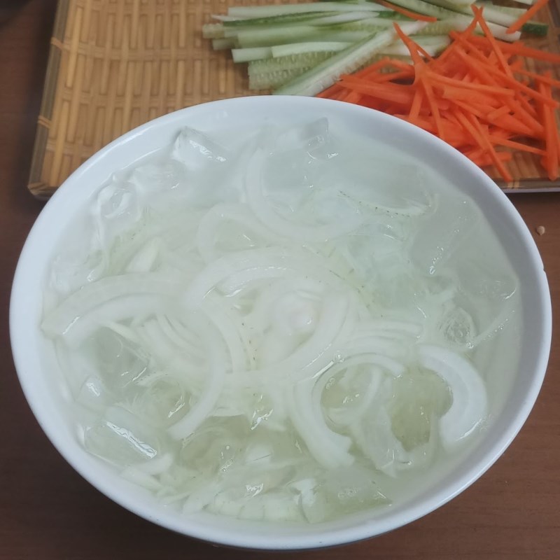 Bước 2 Sơ chế các nguyên liệu khác Gỏi ức gà