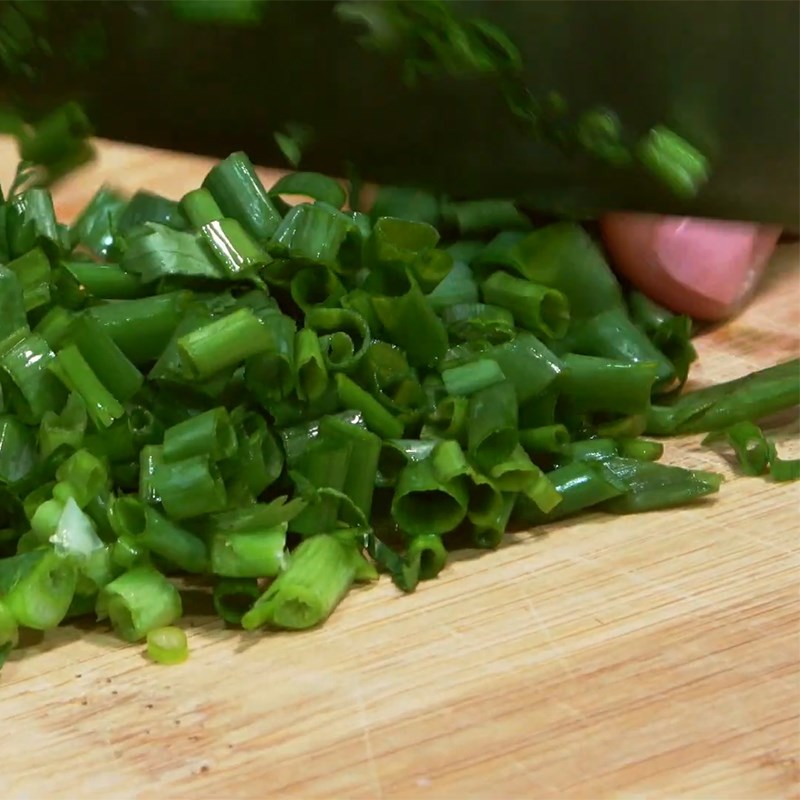 Bước 2 Sơ chế các nguyên liệu khác Canh khổ qua hầm xương