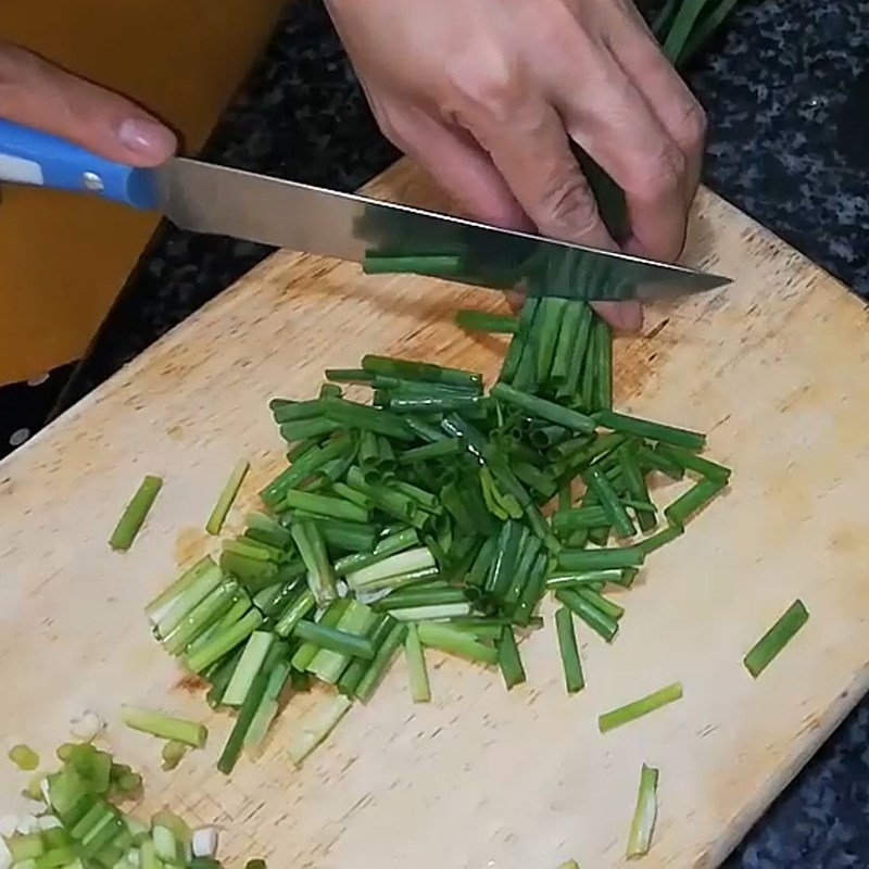 Bước 2 Sơ chế các nguyên liệu khác Canh cồi sò điệp