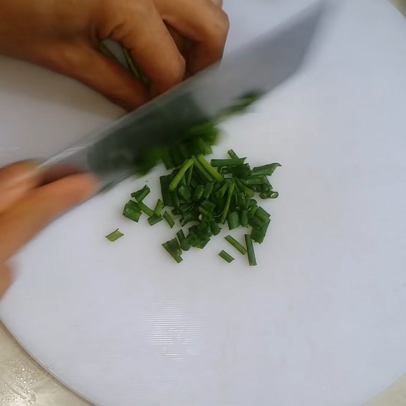 Bước 2 Sơ chế các nguyên liệu khác Su su xào cà rốt