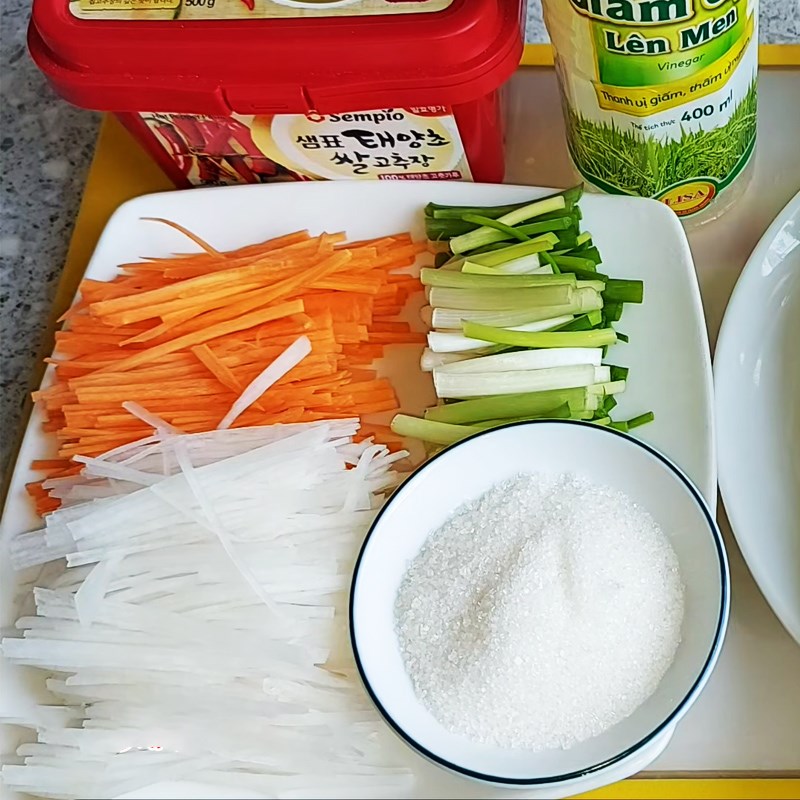 Bước 3 Sơ chế các nguyên liệu khác  Kim chi rau muống