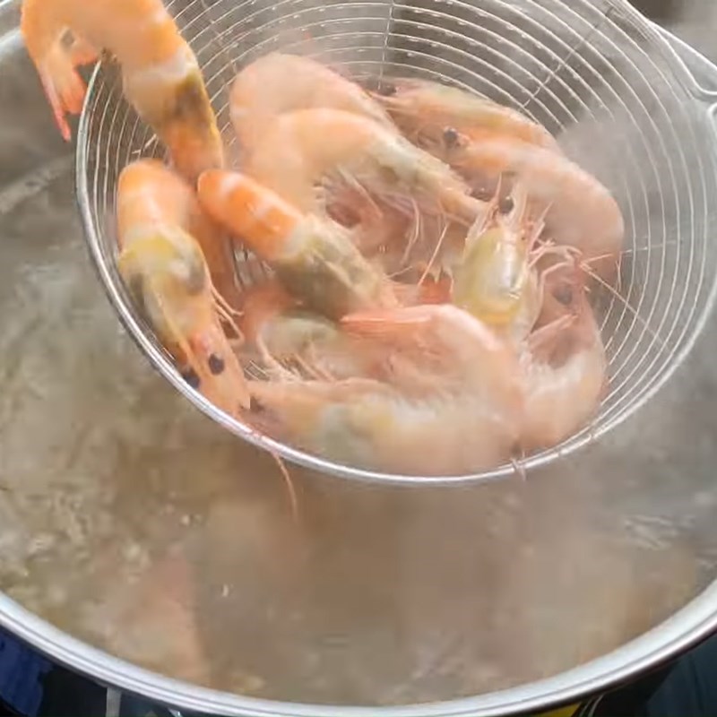 Bước 2 Sơ chế các nguyên liệu khác Gỏi hoa chuối tôm thịt sốt tương ớt