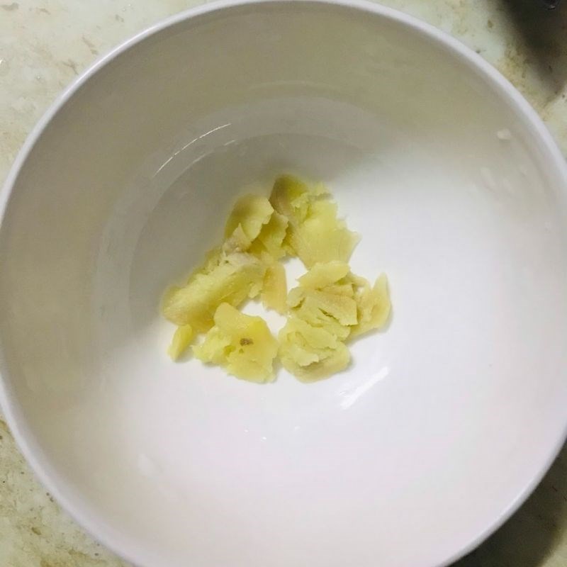 Bước 2 Sơ chế các nguyên liệu khác Canh cải xanh nấu nghêu
