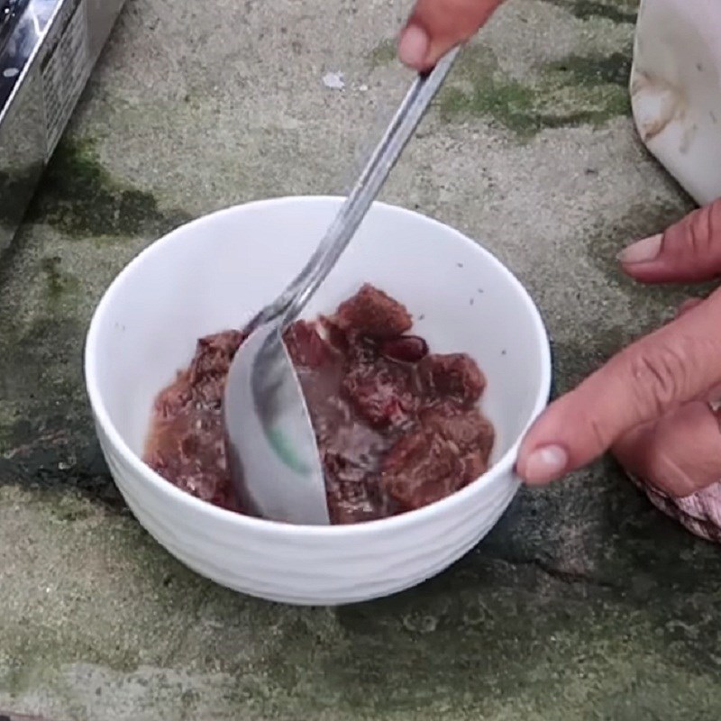 Bước 2 Sơ chế các nguyên liệu khác Canh chua cá linh bông so đũa