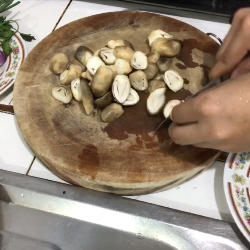 Bước 2 Sơ chế các nguyên liệu khác Cháo sò lông