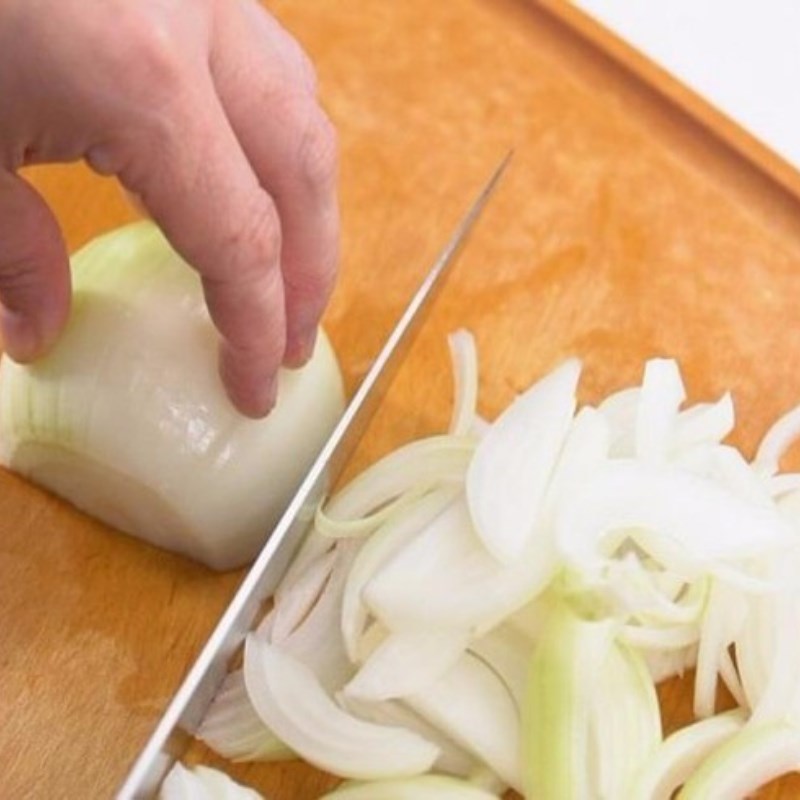 Bước 2 Sơ chế các nguyên liệu khác Lòng heo xào nấm
