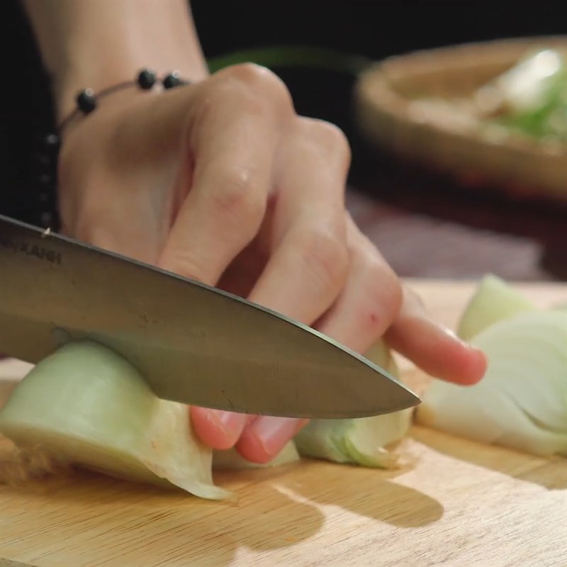 Bước 2 Sơ chế các nguyên liệu khác Kim chi cải thảo